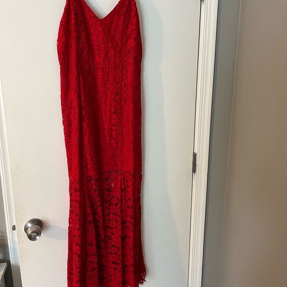 Red lace dress - Picture 2 of 2
